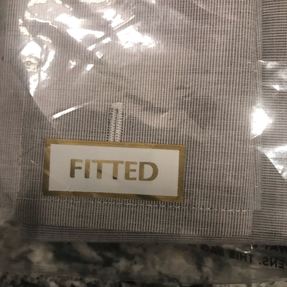 Roundtree and Yorke Fitted Button Down Long Sleeve Shirt with French Cuffs - Picture 5 of 6